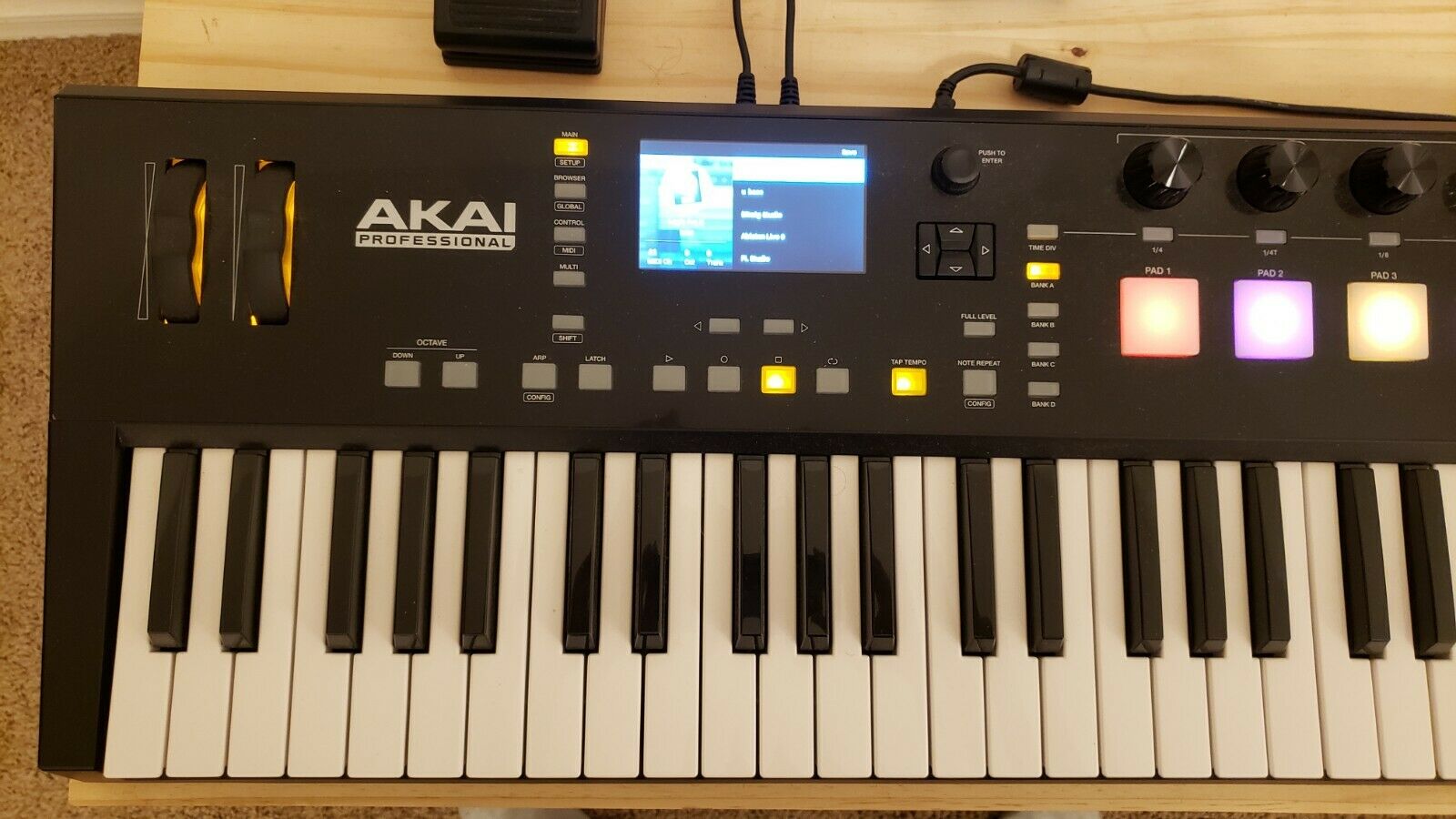 Akai Professional Advance 61 — 2