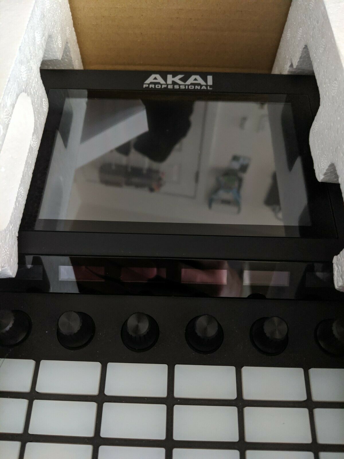 Akai Professional Force — 5