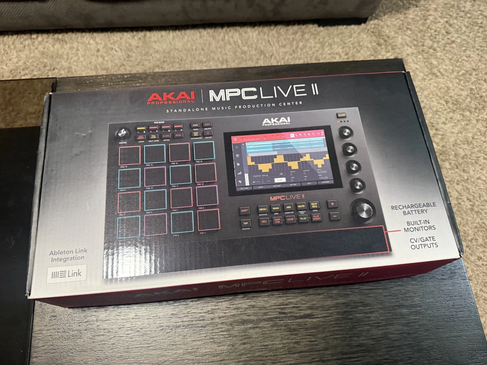 Akai Professional MPC Live II — État Excellent
