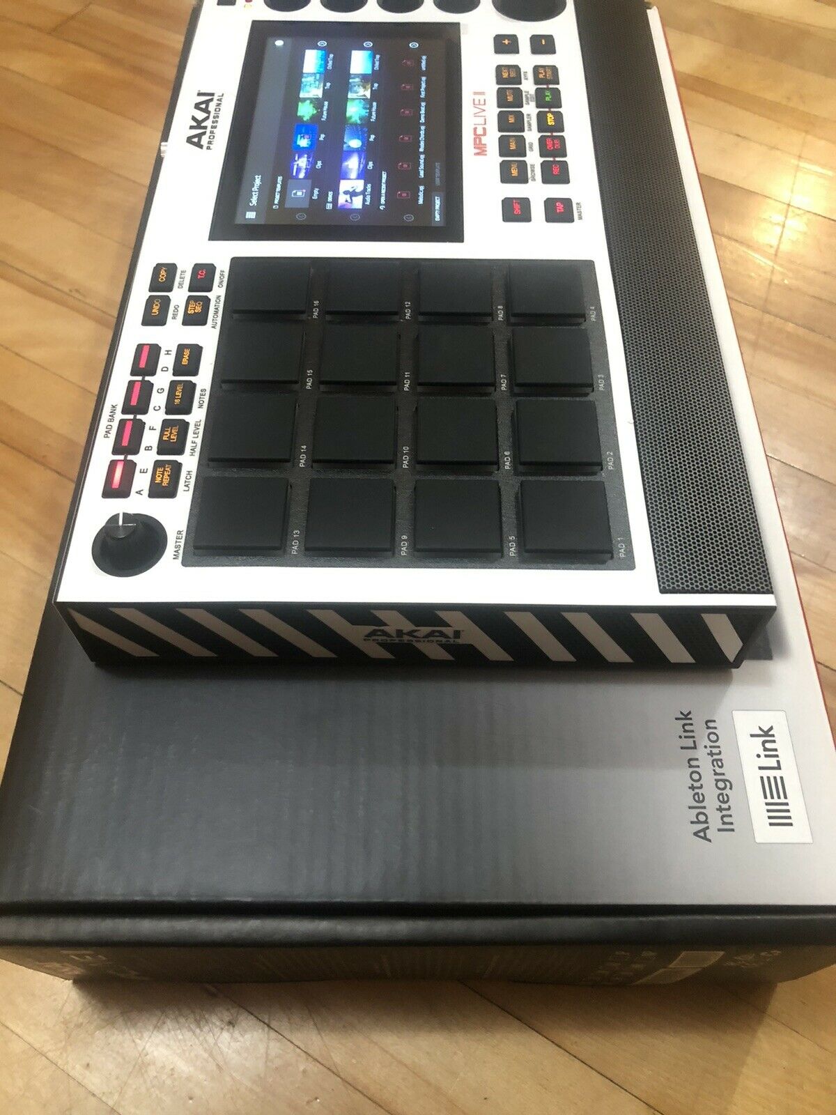 Akai Professional MPC Live II Silver — 3