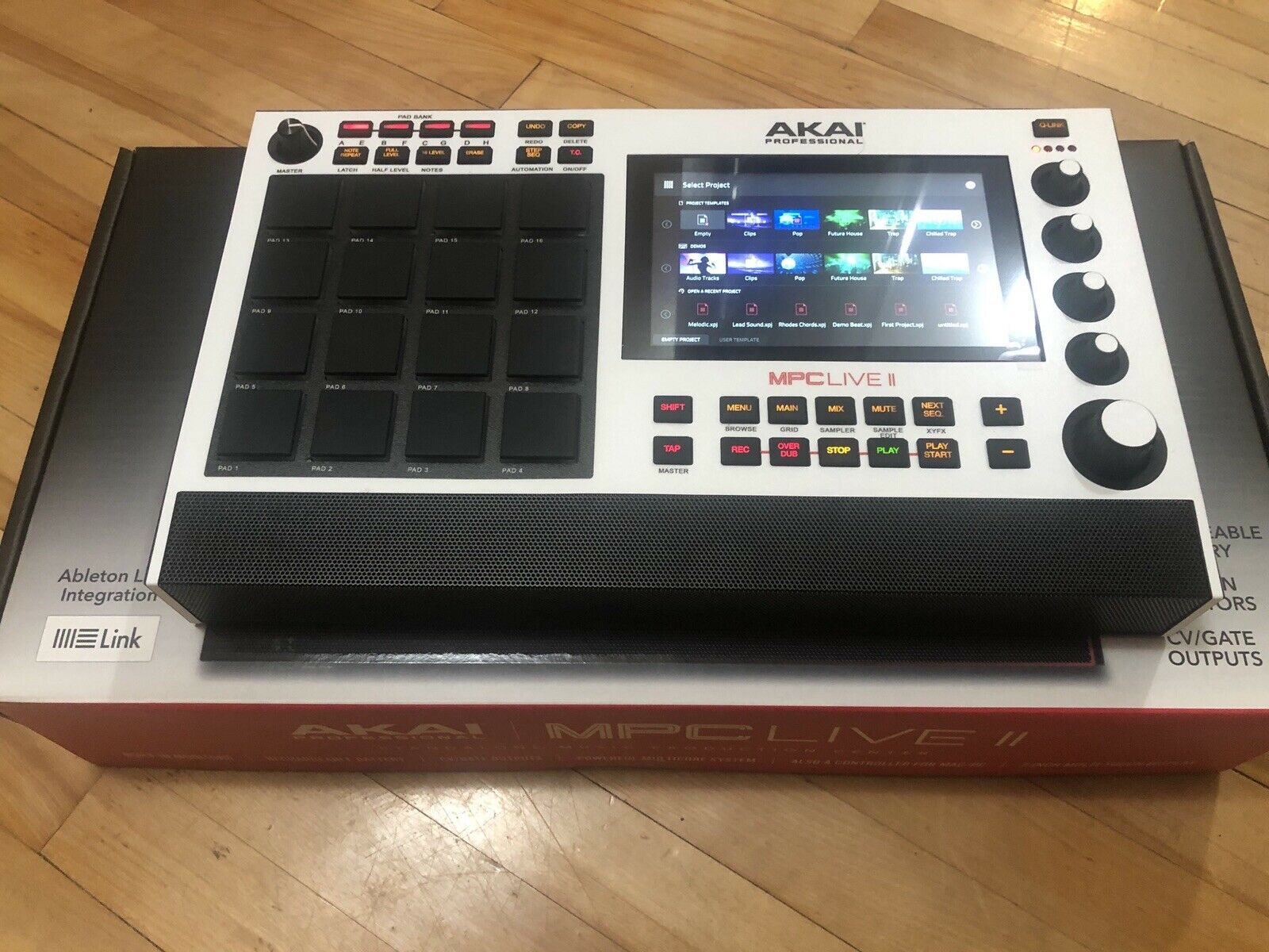 Akai Professional MPC Live II Silver — 6