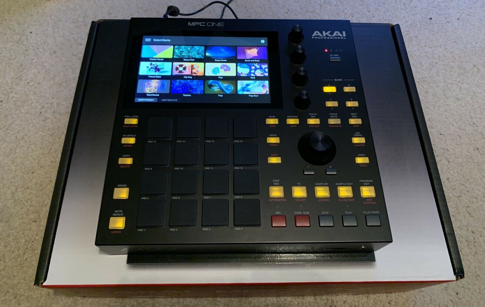 Akai MPC One — 128 Go et expansions — 2