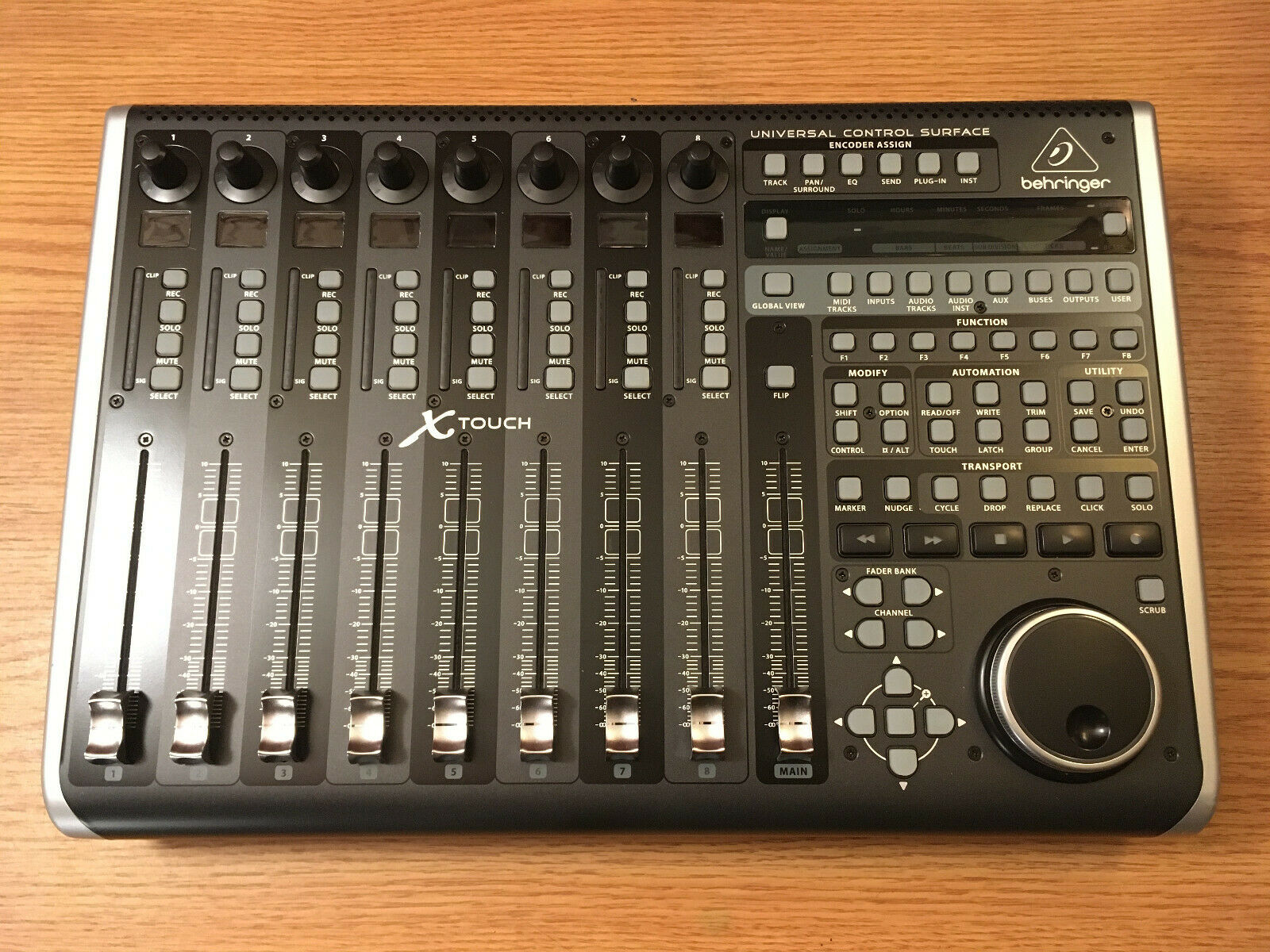 Behringer X-Touch — 6