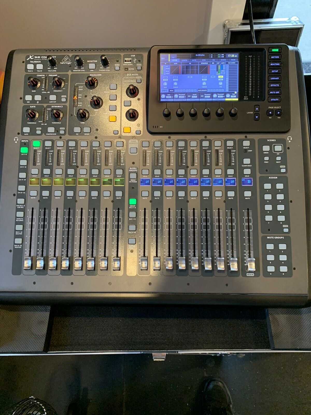 Behringer X32 Compact — 4