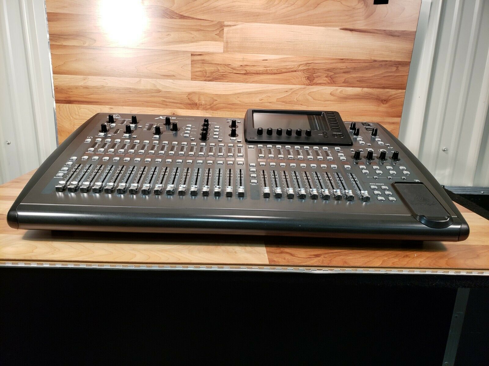 Behringer X32 Digital — 4