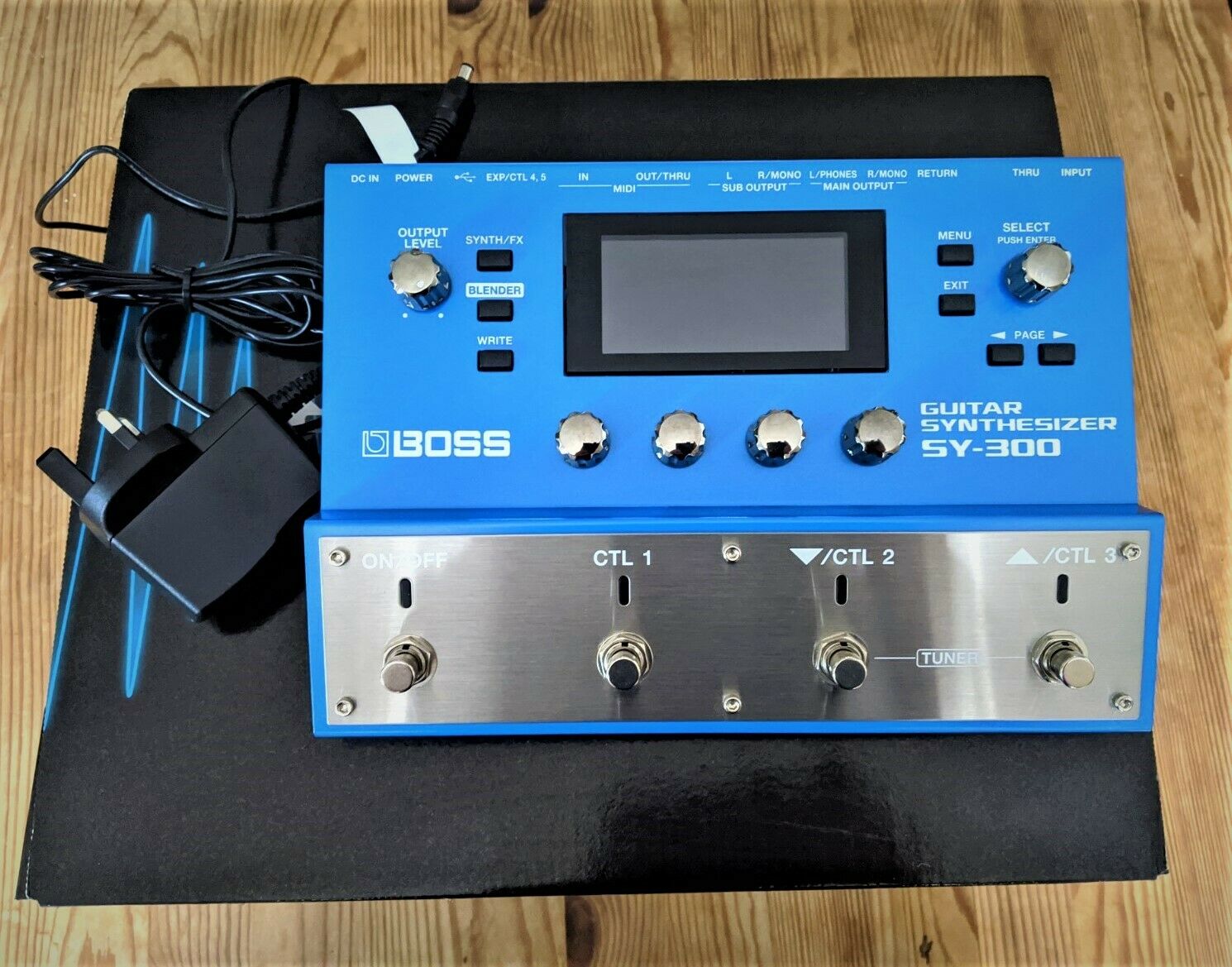 Boss SY-300 — 5
