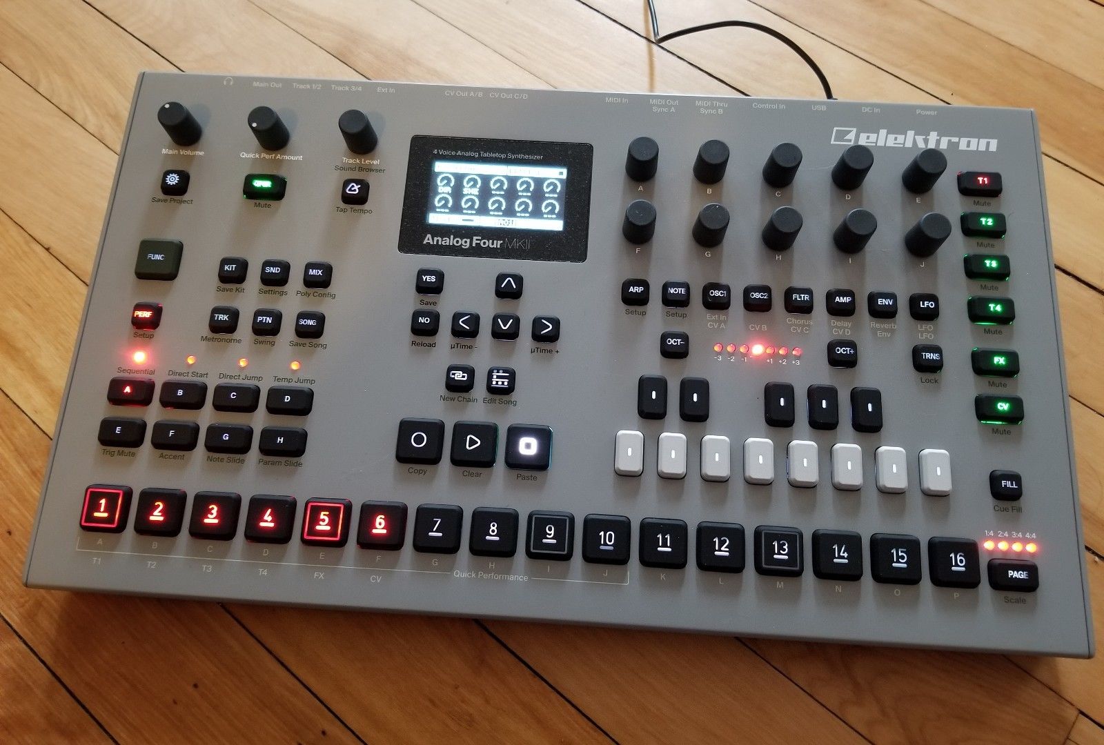 Elektron Analog Four MKII — Condizione Eccellente