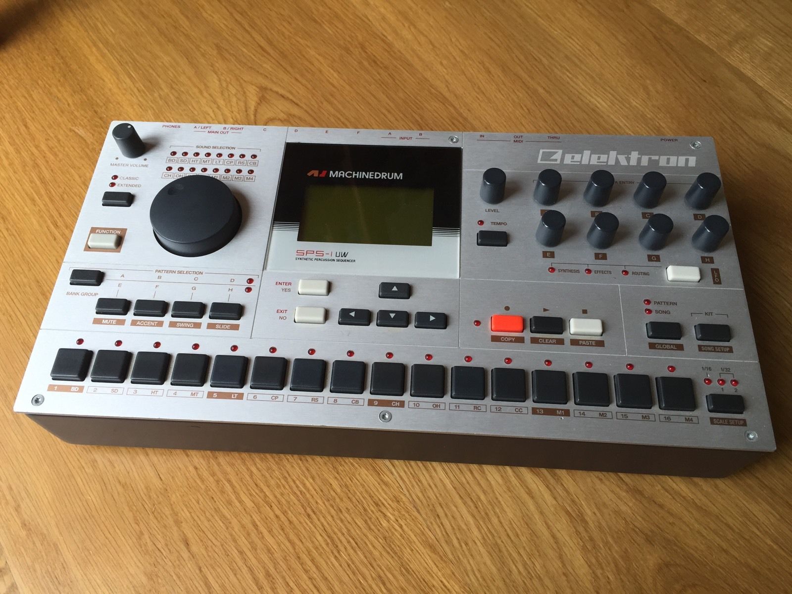 Elektron Machinedrum SPS-1 — 3