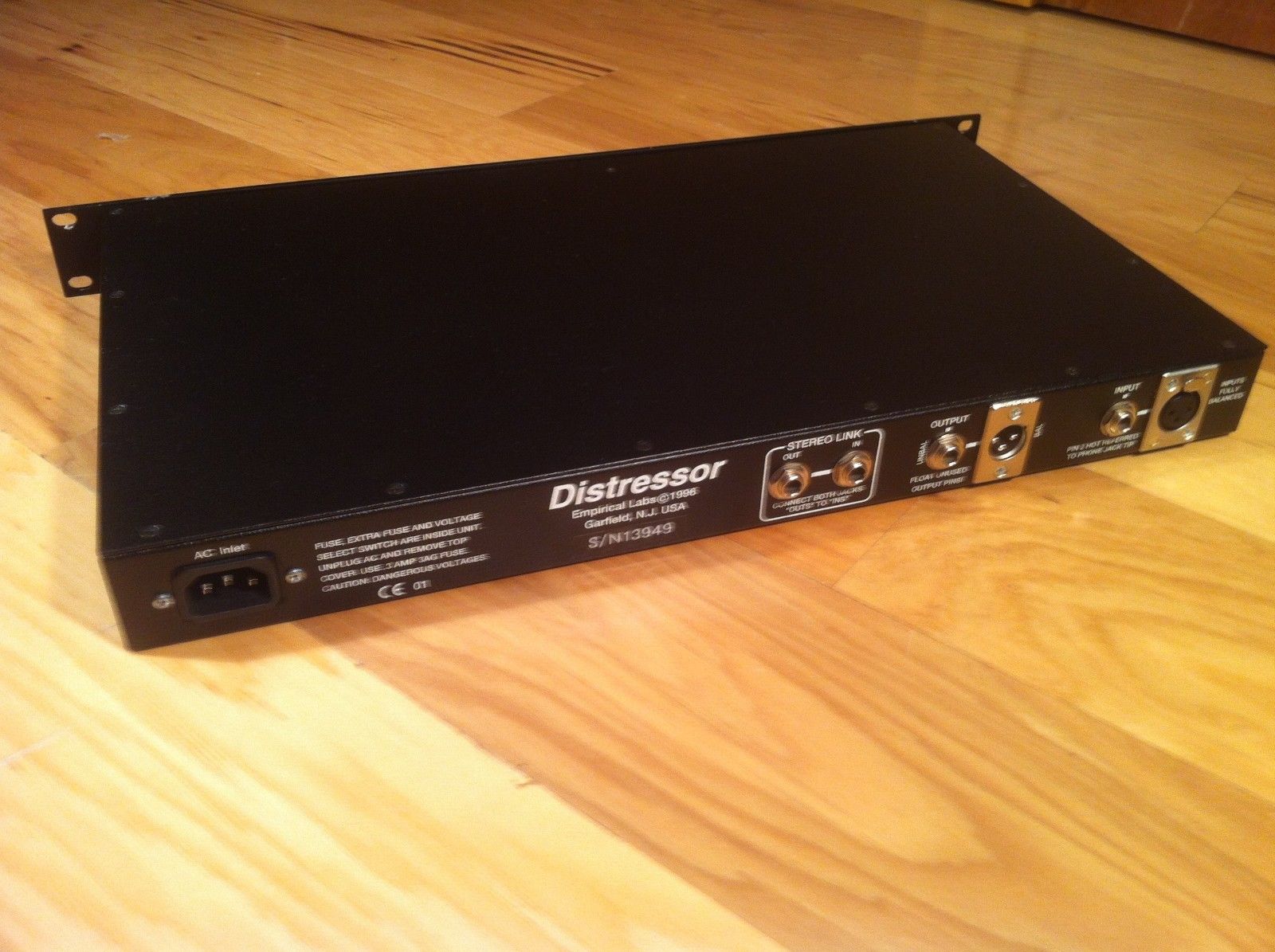 Empirical Labs Distressor EL8X British Mod — 3