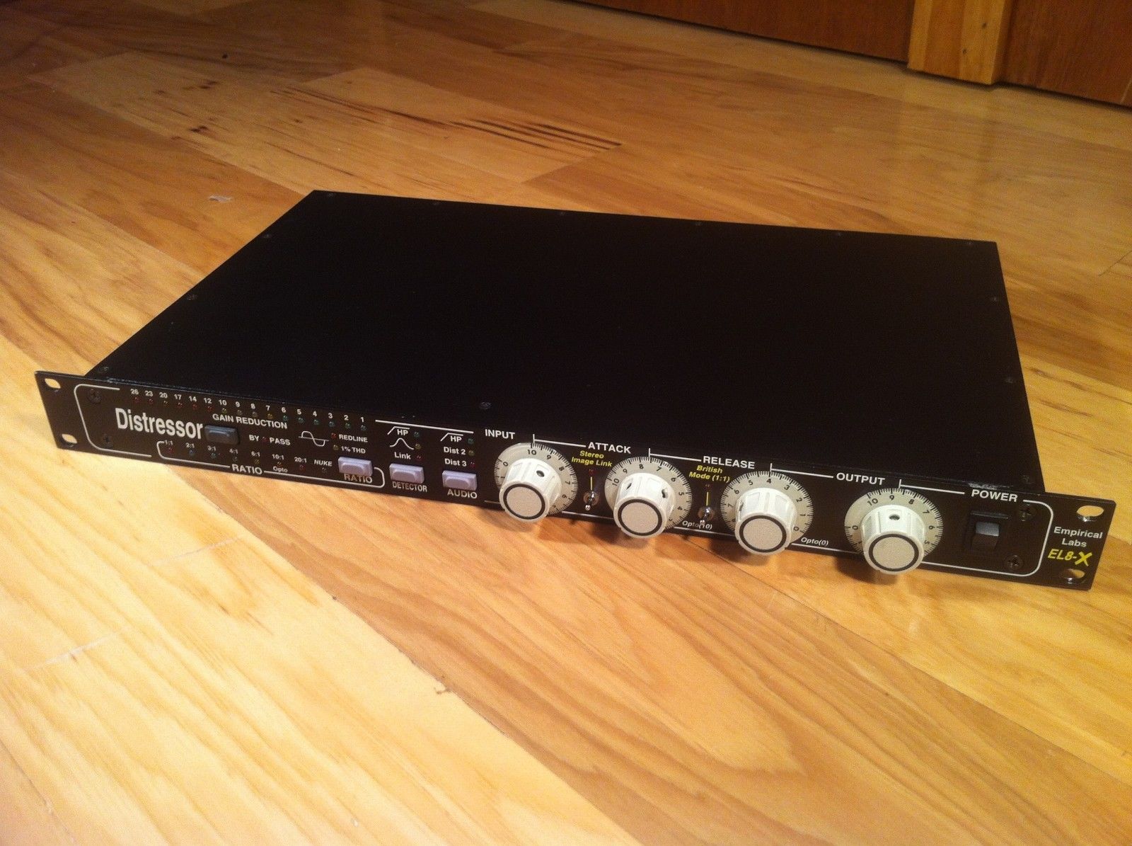 Empirical Labs Distressor EL8X British Mod — 4