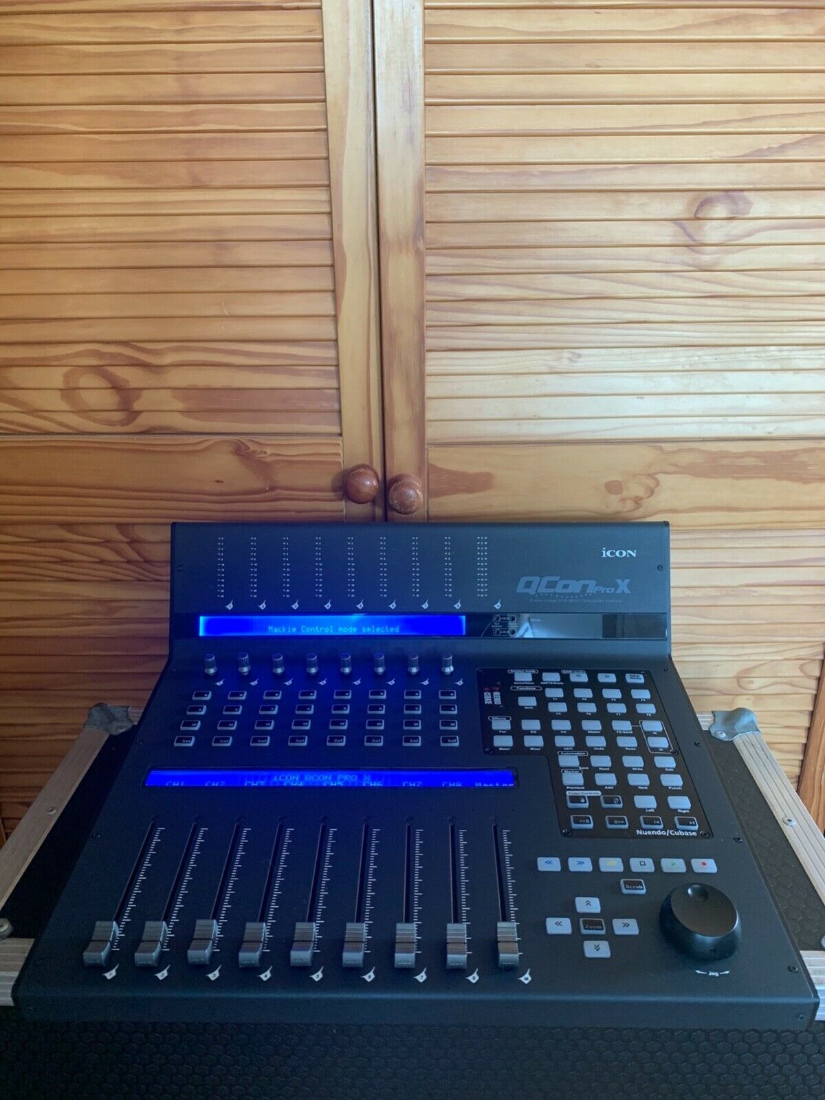 Icon QCon Pro X — 2
