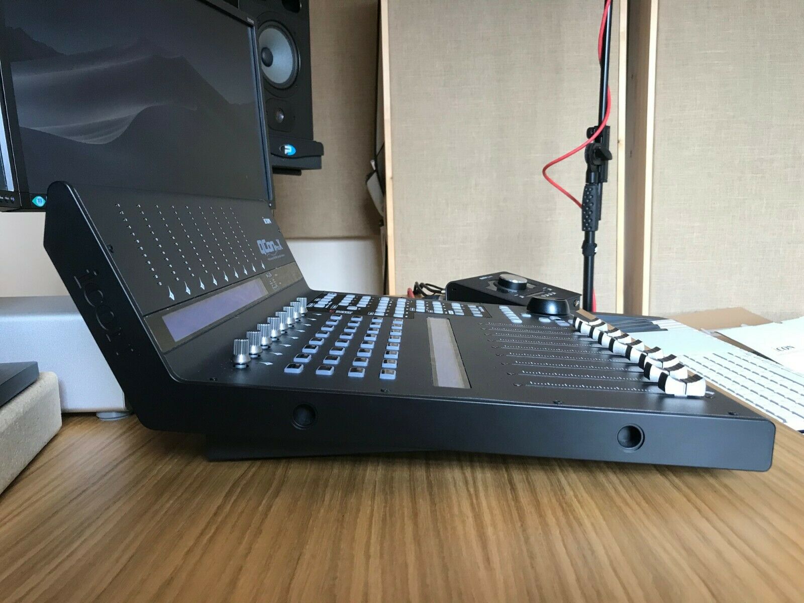 Icon QCon Pro X — 9