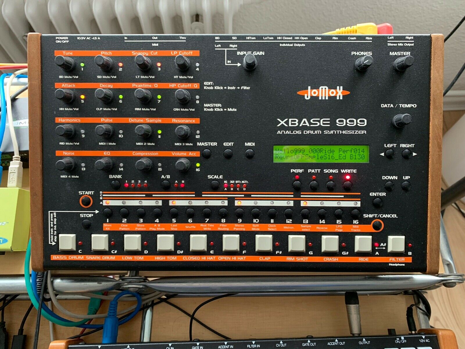 Jomox XBase 999 — 5
