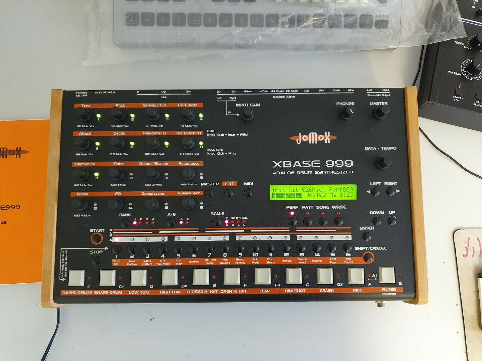 Jomox XBase 999 — 6