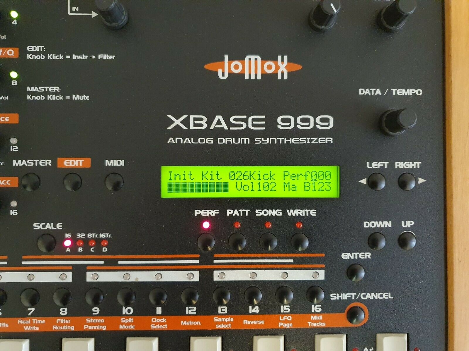 Jomox XBase 999 — 7