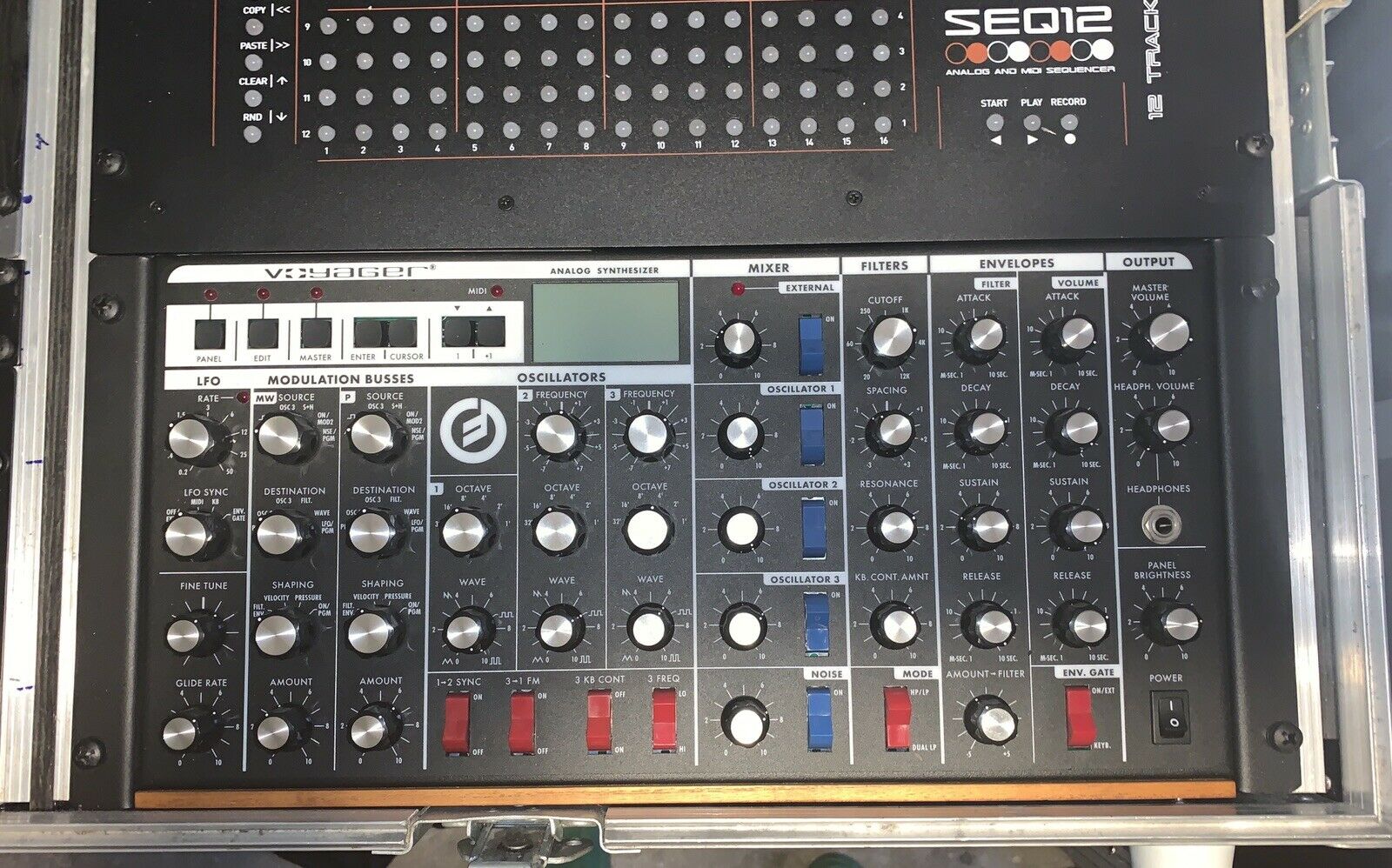 Moog Minimoog Voyager RME (Rack Mount Edition) — 2