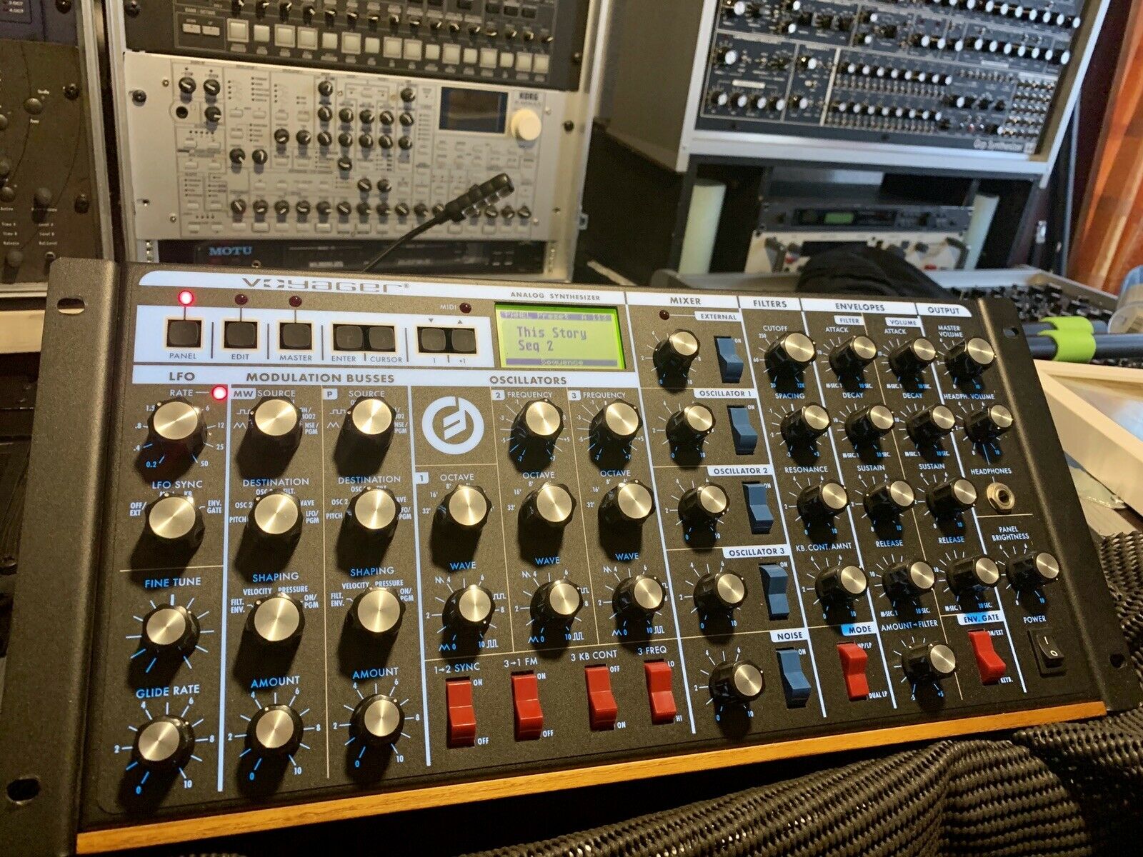 Moog Minimoog Voyager RME (Rack Mount Edition) — 3