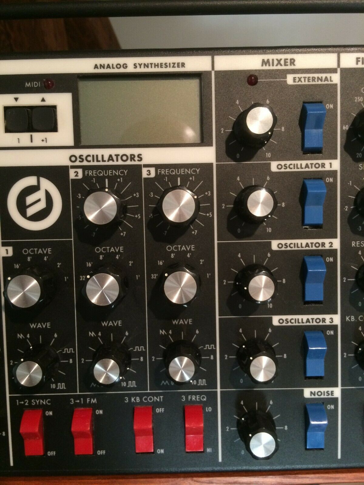Moog Minimoog Voyager RME (Rack Mount Edition) — 8