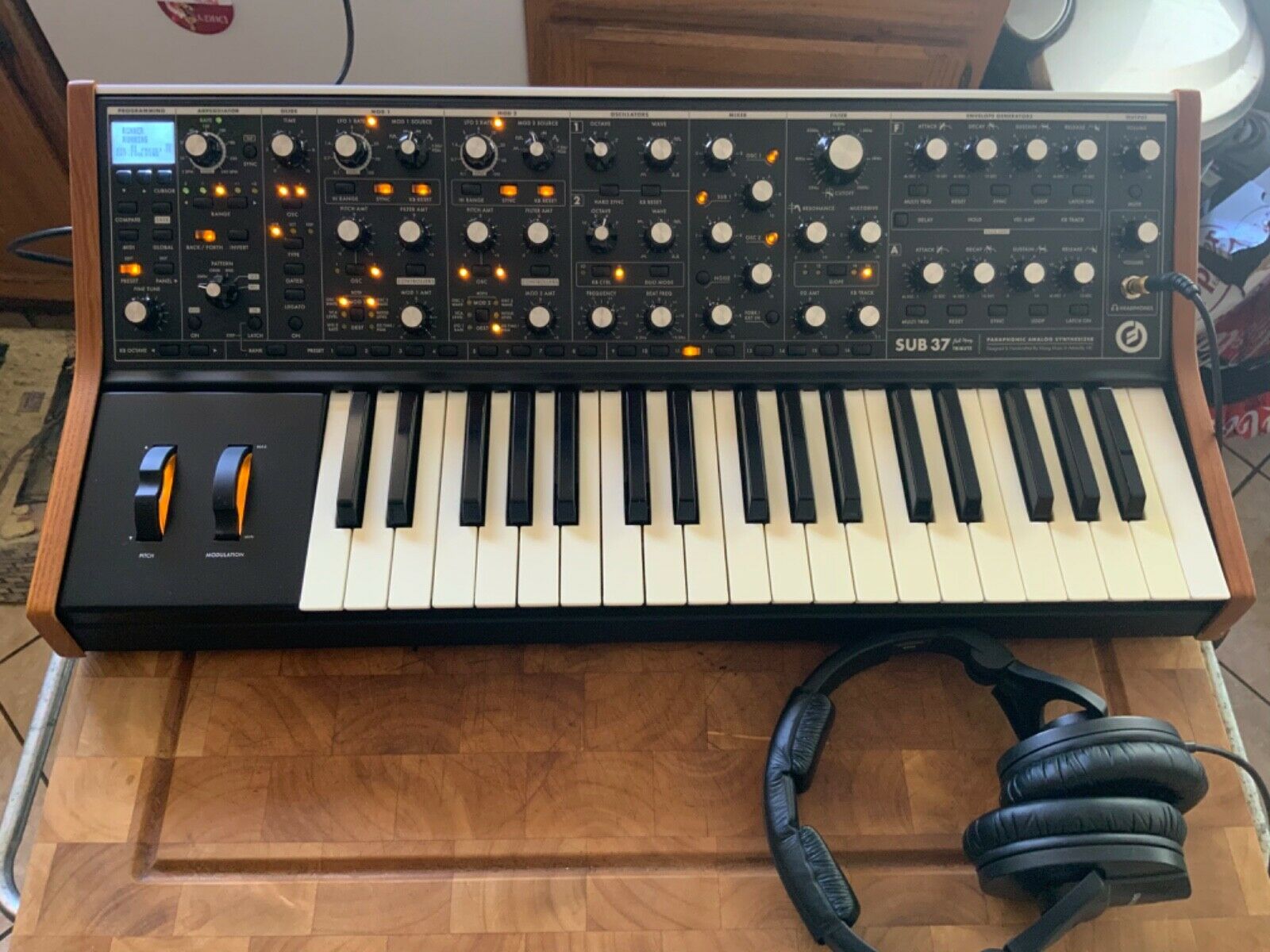 Moog Sub 37 Tribute Edition — Condizione Eccellente
