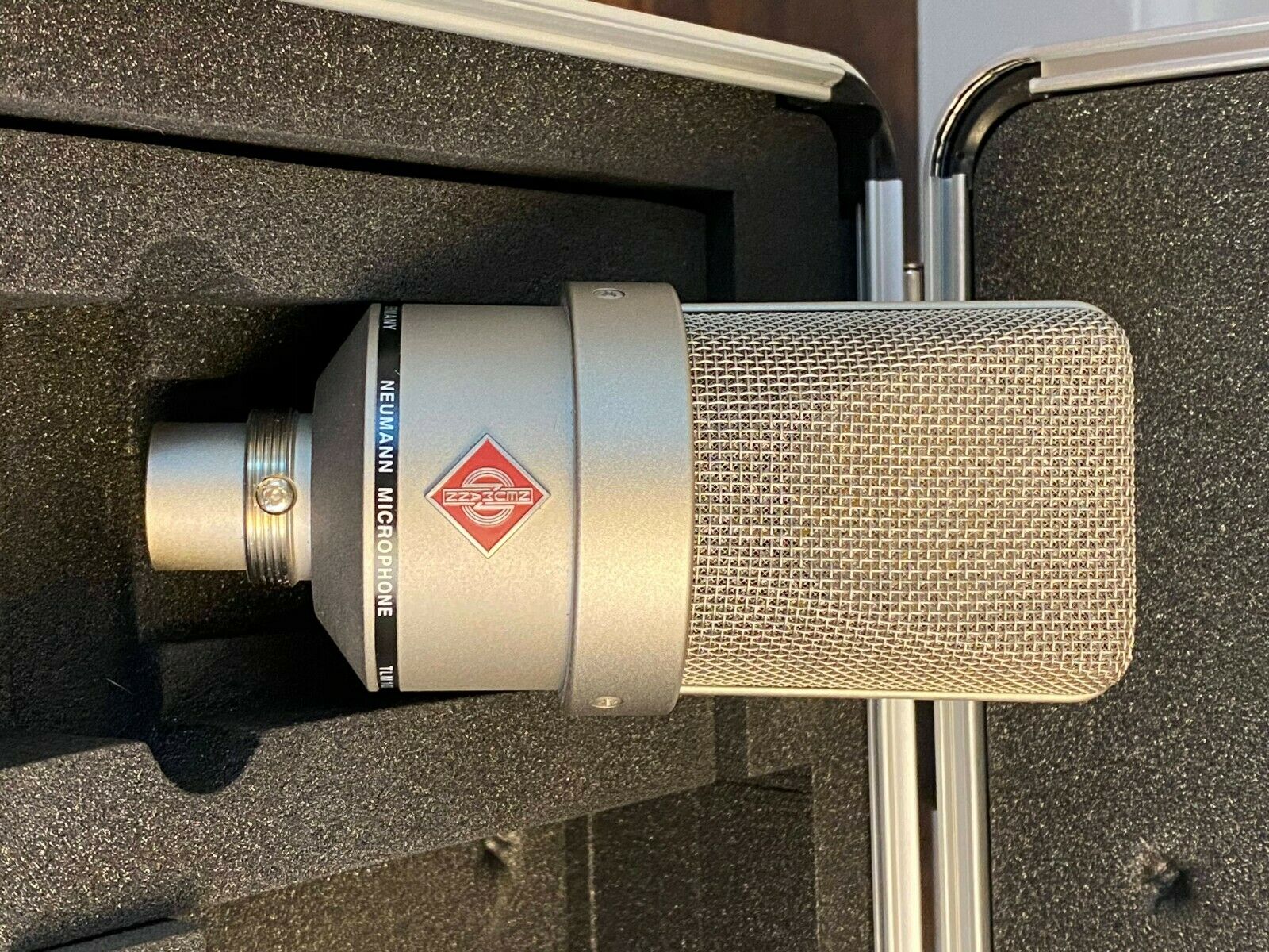 Neumann TLM 103 — 10