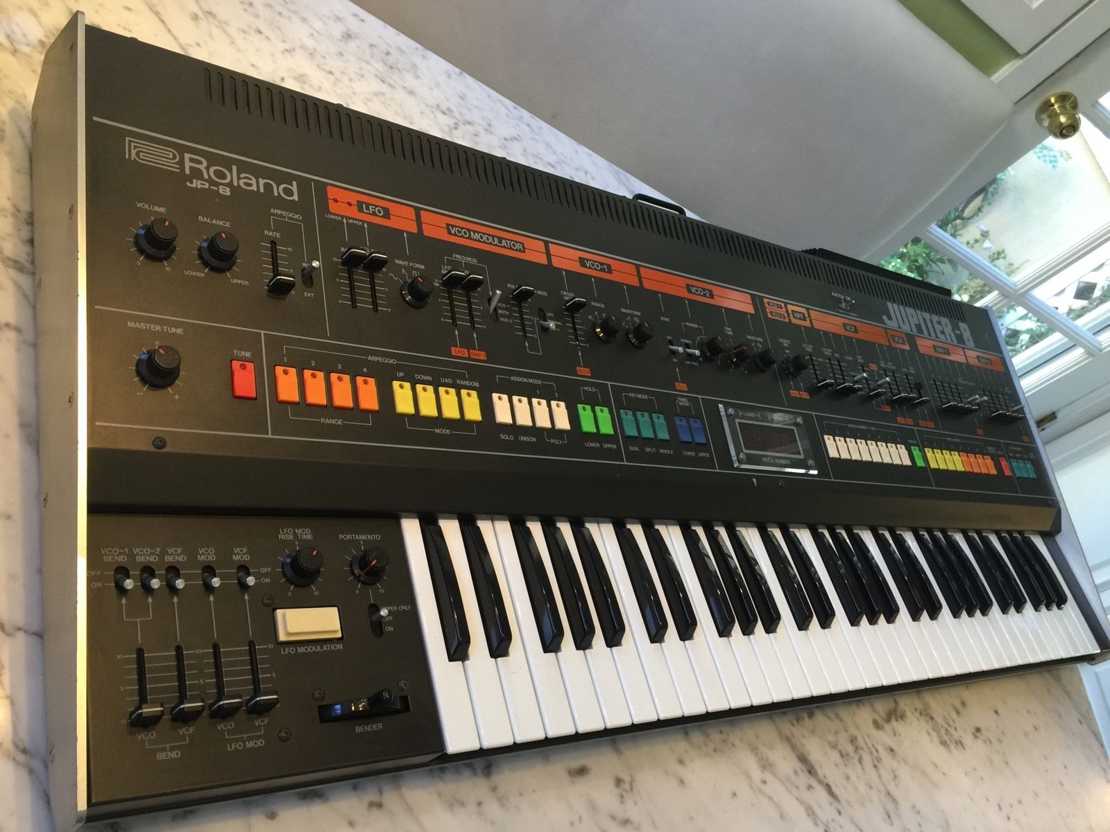 Roland Jupiter-8 (JP-8) — 2