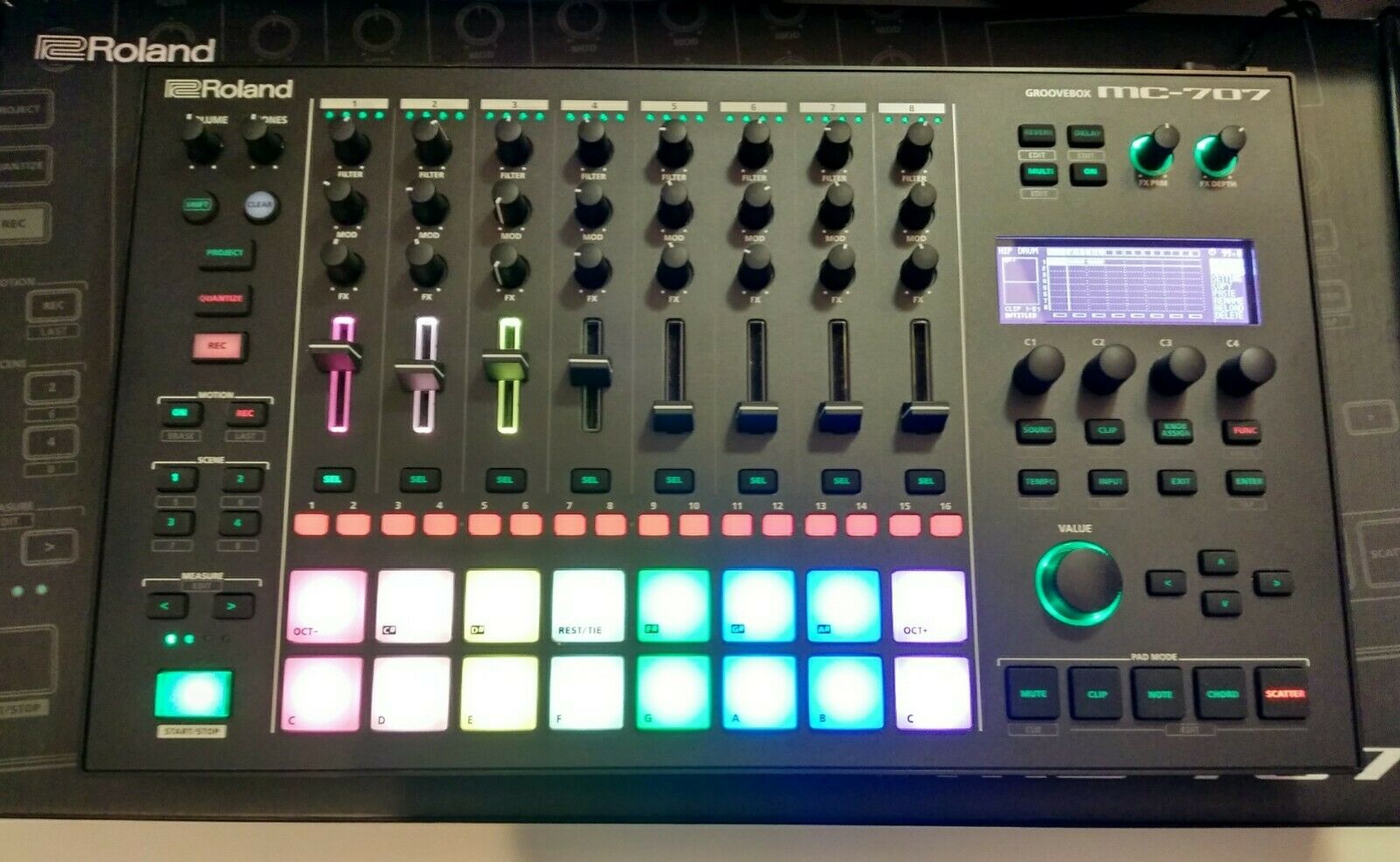 Roland MC-707 GrooveBox — 2